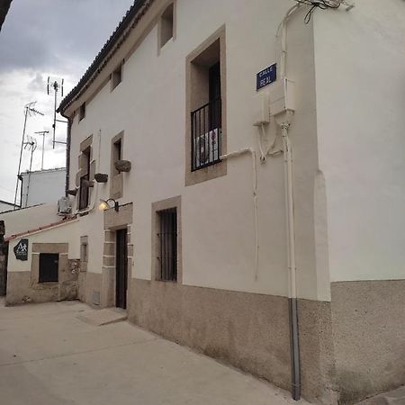 Albergue Turistico "San Blas" De Oliva De Plasencia Exterior photo